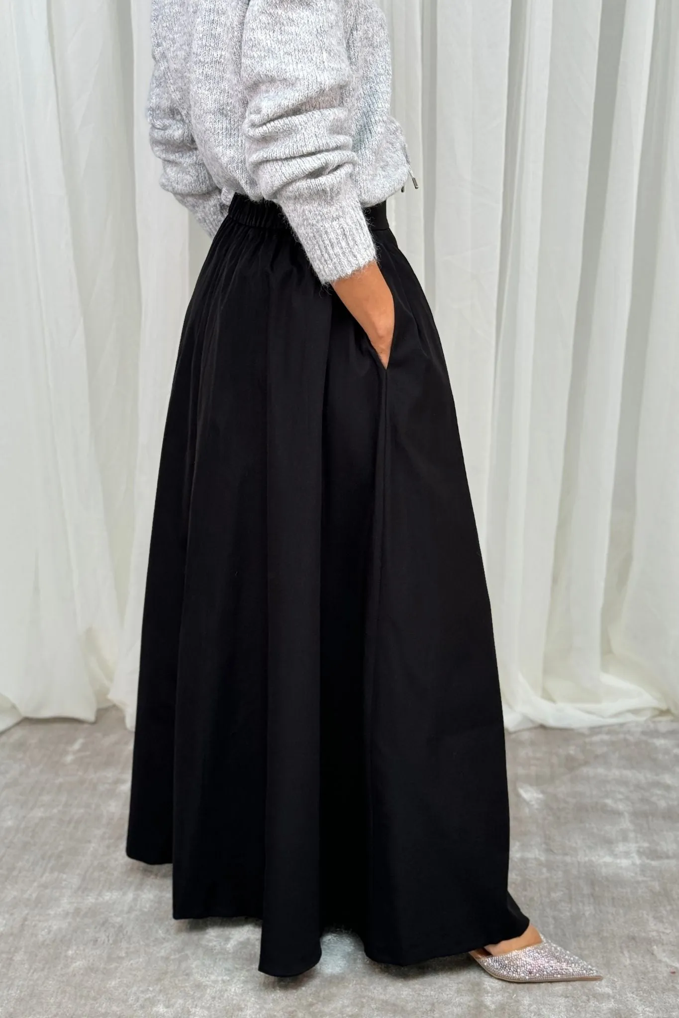 Elsa Puff Maxi Skirt In Black