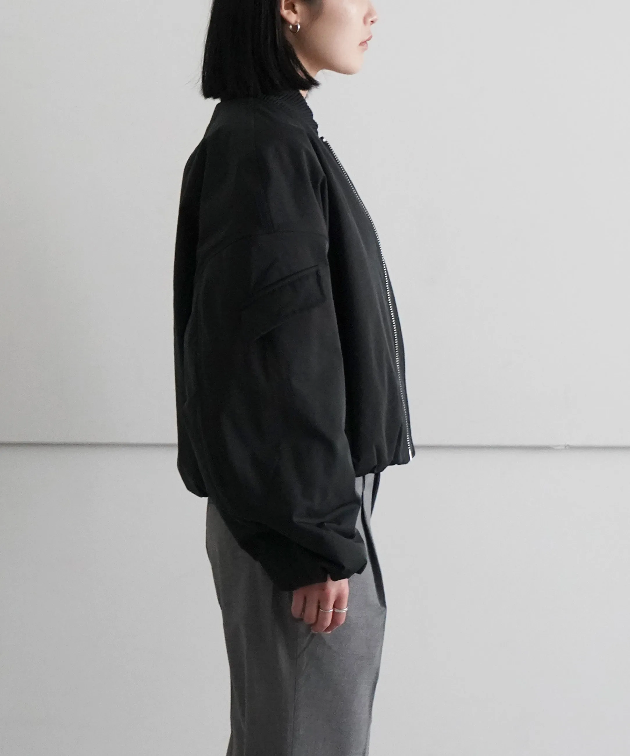 GANNI LIGHT TWILL OVERSIZED SHORT BOMBER JACKET "BLACK"