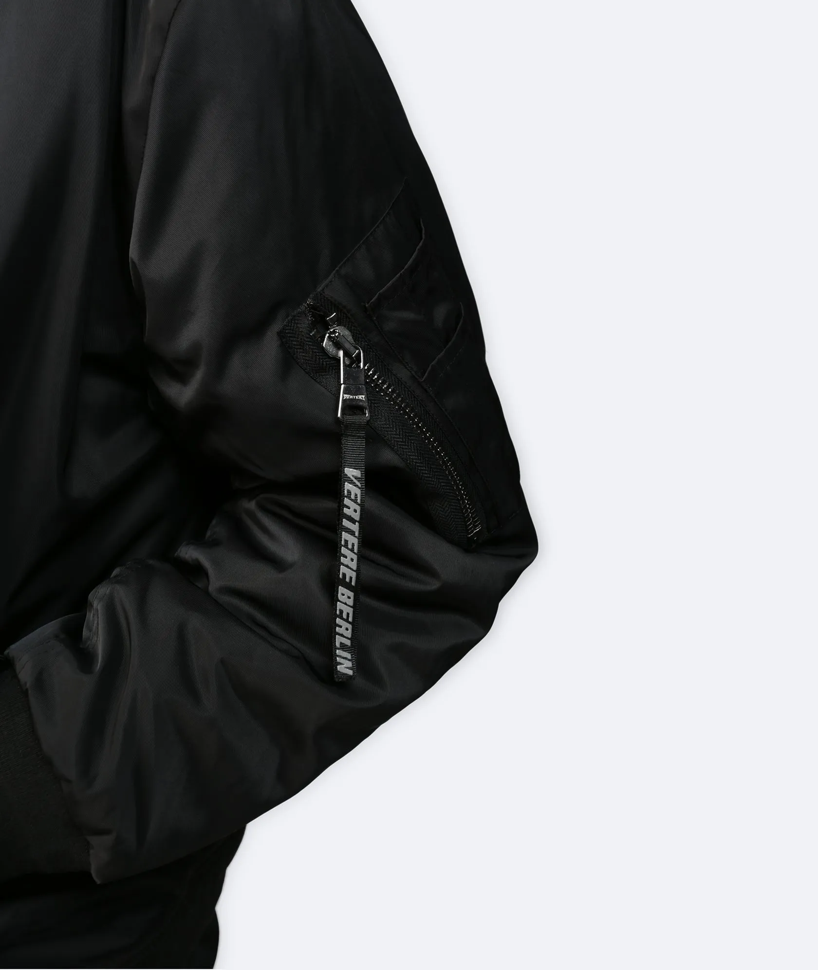 ROUGHNESS BOMBER JACKET - BLACK