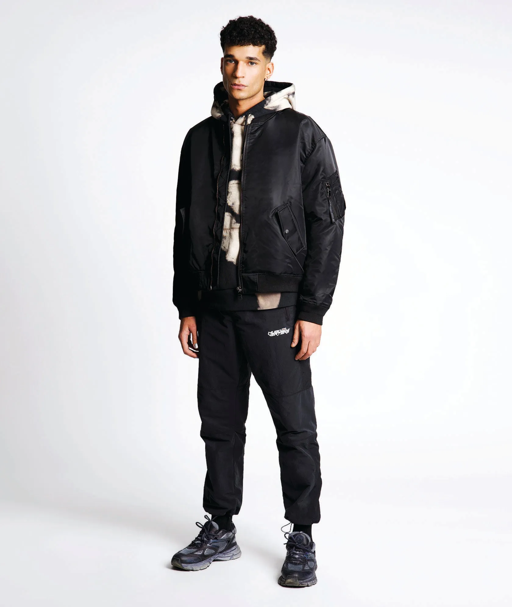 ROUGHNESS BOMBER JACKET - BLACK